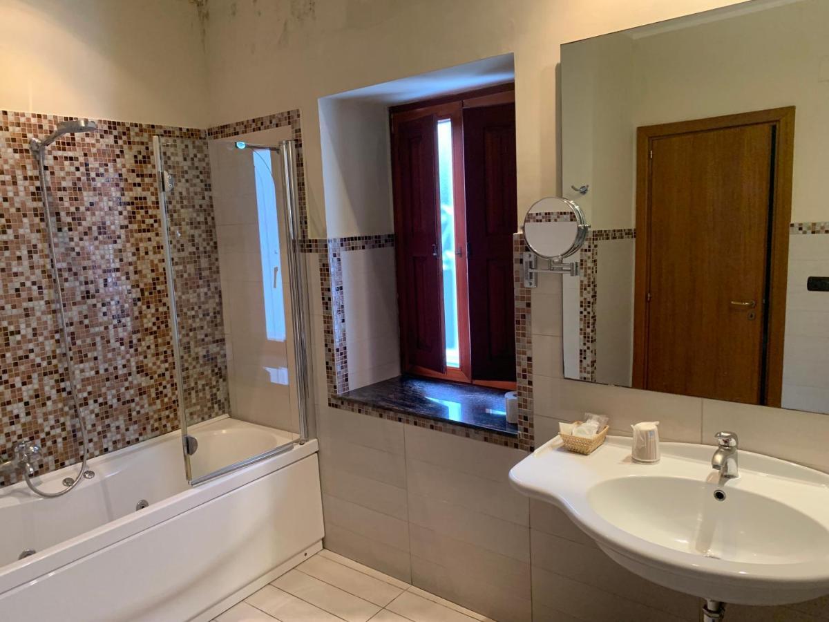 Le Stanze Del Vicere Boutique Hotel Nápoly Kültér fotó
