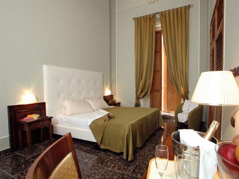Le Stanze Del Vicere Boutique Hotel Nápoly Kültér fotó